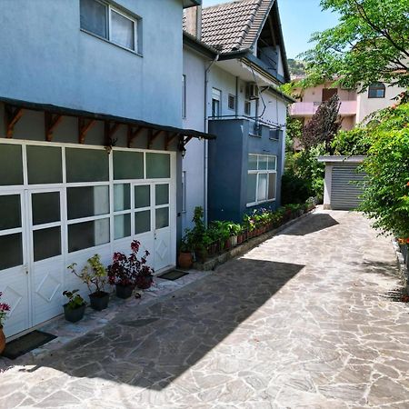 Vila Banushi Гирокастра Экстерьер фото