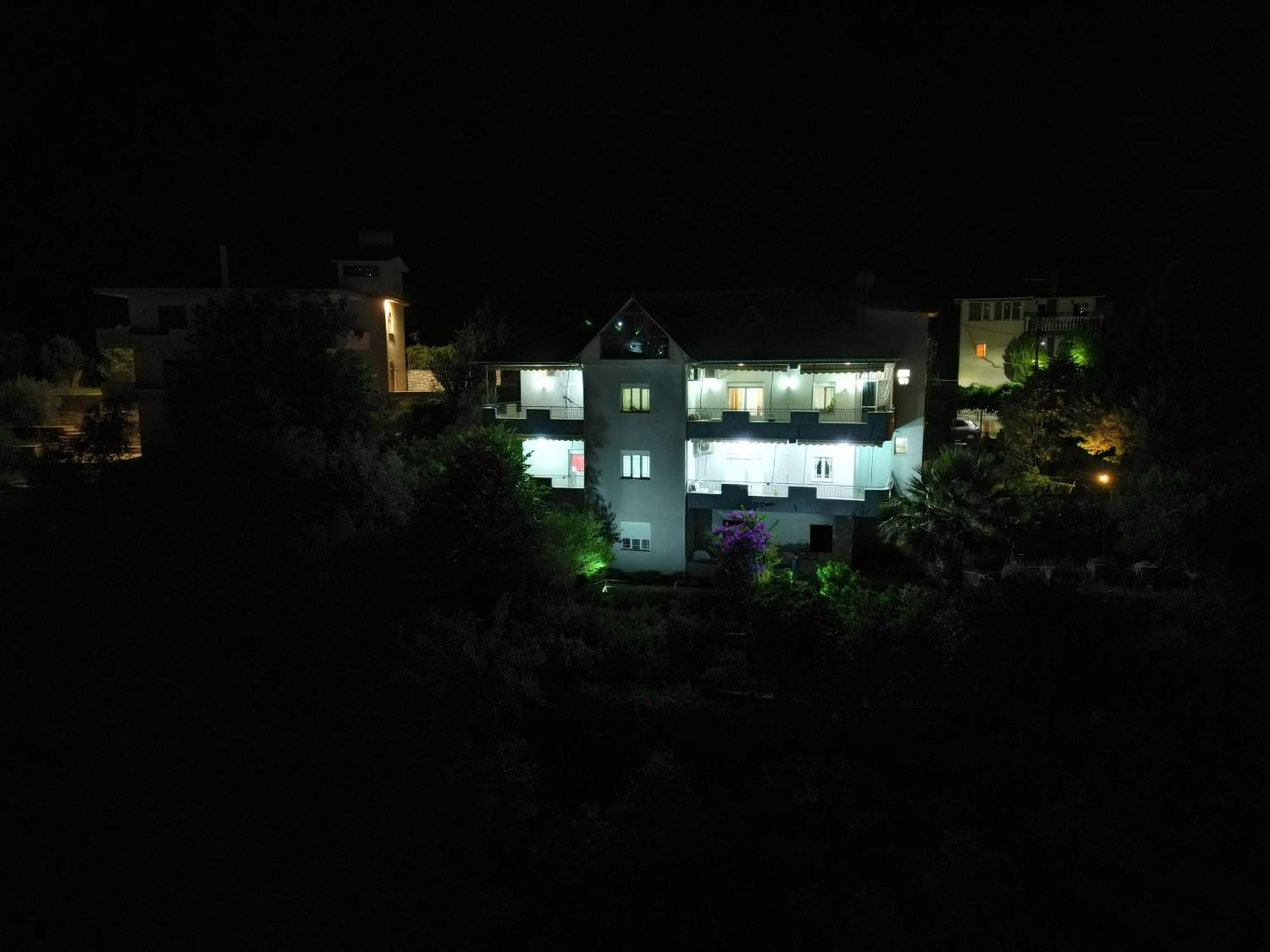 Vila Banushi Гирокастра Экстерьер фото